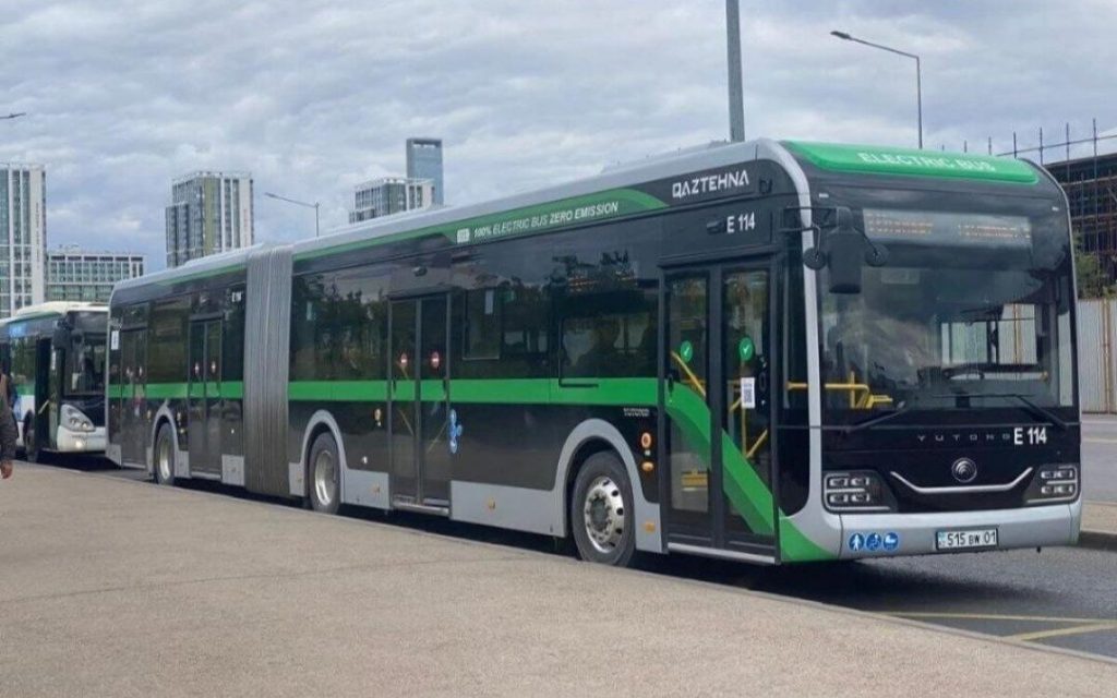 Отредактируйте и перепишите следующий заголовок: в Астане за день общественным транспортом воспользовалось более 1 млн человек