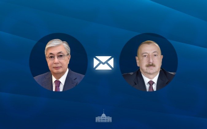 Глава государства поздравил Президента Азербайджана с 20-летием Договора о стратегическом партнерстве