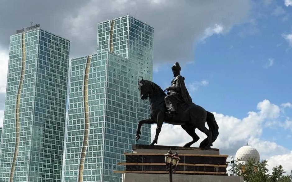 В Астане завершились реставрационные работы памятника хану Кенесары