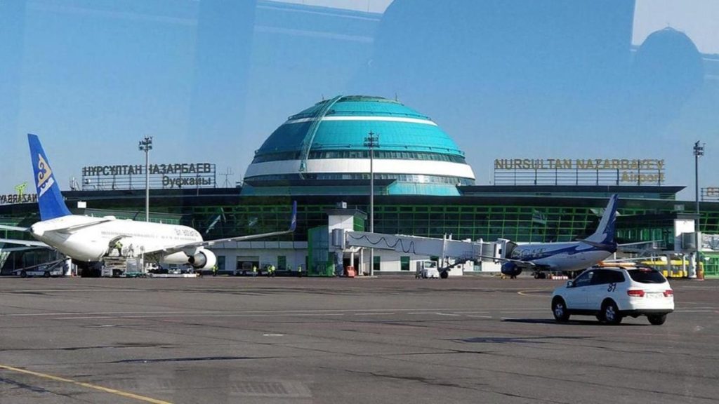 У аэропорта Астаны скопилась вода: названы причины