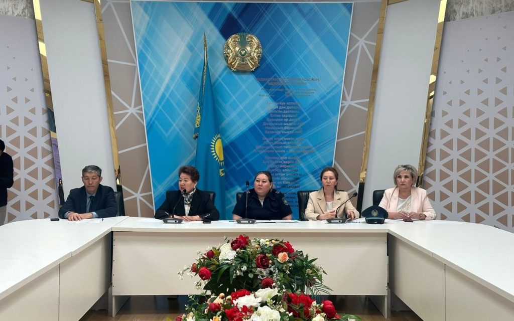 В Астане прошла встреча школьников с полицией и детским омбудсменом