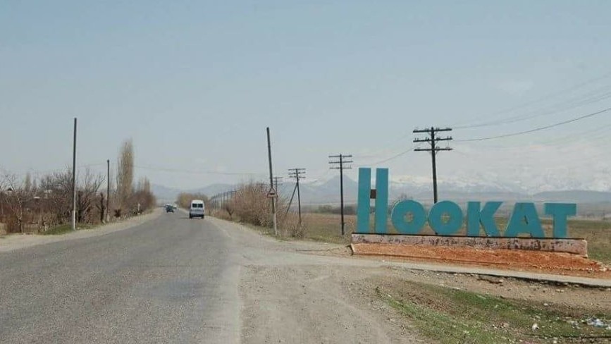 Ноокатта окуучу классташтары тарабынан сабалып, ооруканага түштү