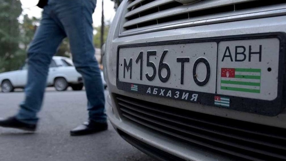 Кыргызстанда чет элдик номурдагы 3 миңге жакын унаа мыйзамдаштырылды