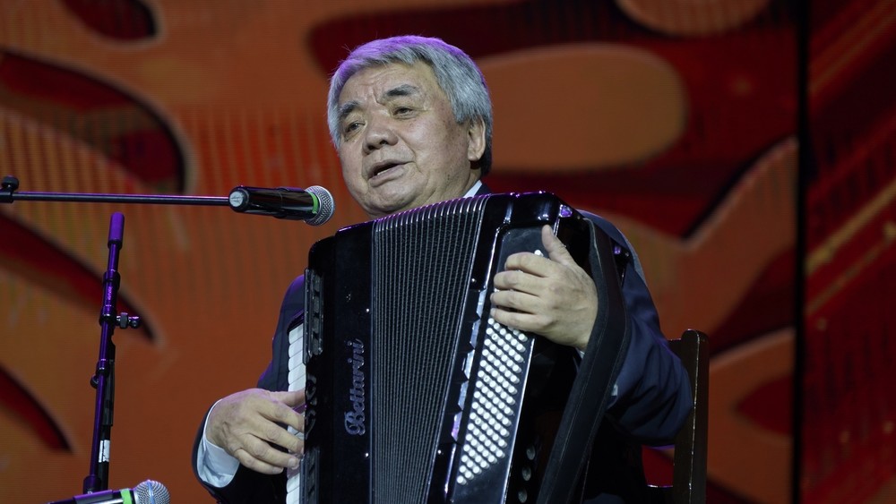 Түгөлбай Казаков КМШнын «Шериктештиктин жылдыздары» сыйлыгынын лауреаты болду