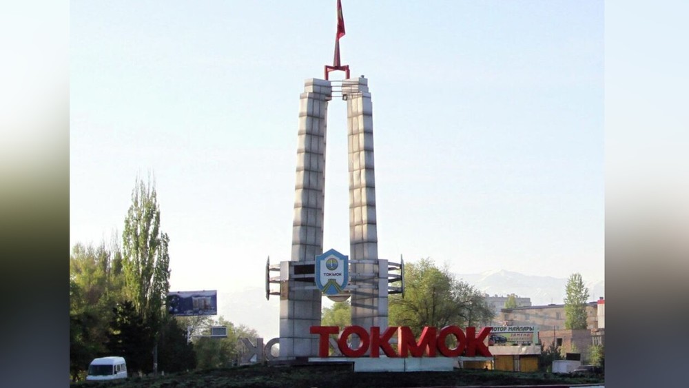 Токмокто 2 унаа сүзүшүп, 3 киши жаракат алды