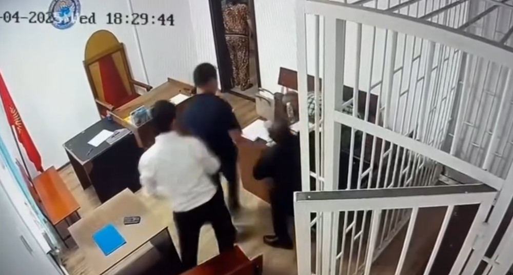 Мандаты алынган депутат Айжигитов ооруканага түшкөнү кабарланды