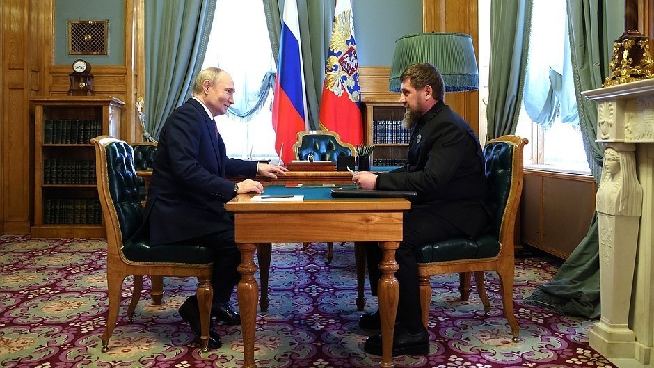 Владимир Путин отставка тууралуу айткан Рамзан Кадыров менен жолугушту