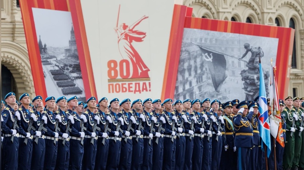 Москва шаарында Жеңиш күнүнө арналган парад башталды