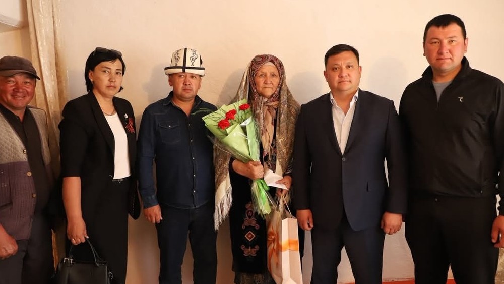 Шумкар-Уяда Жеңиш күнүнө карата согуш ардагерлеринин жубайлары сыйланды