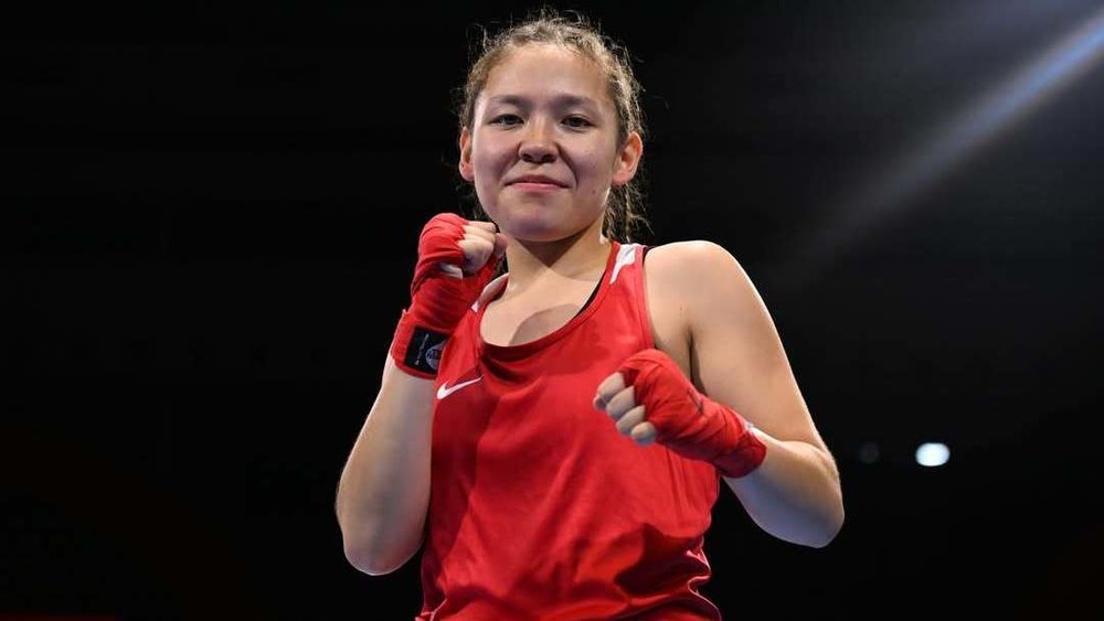 Жаш боксчу Аделя Асылбек кызы Азия чемпионатынын финалына чыкты