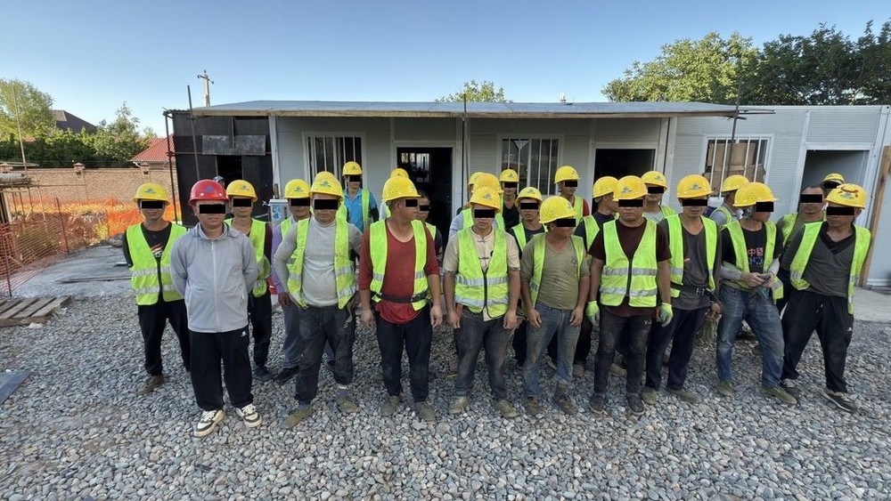 Кытайдын 39 жараны Бишкектеги курулушта мыйзамсыз иштеп жүргөн,