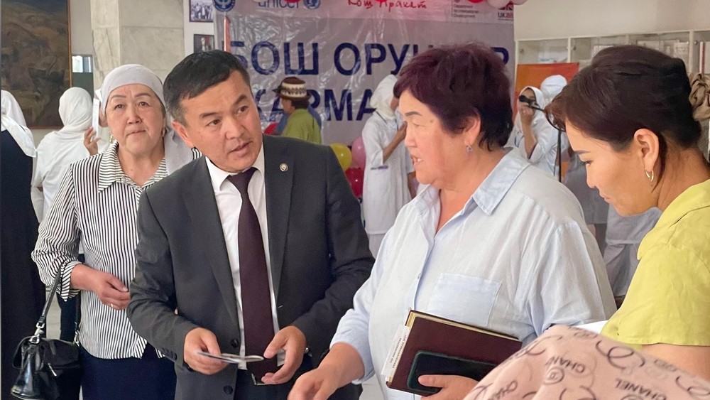 Кара-Сууда жумуш издеп жүргөн жарандар үчүн бош орундар жармаңкеси уюштурулду