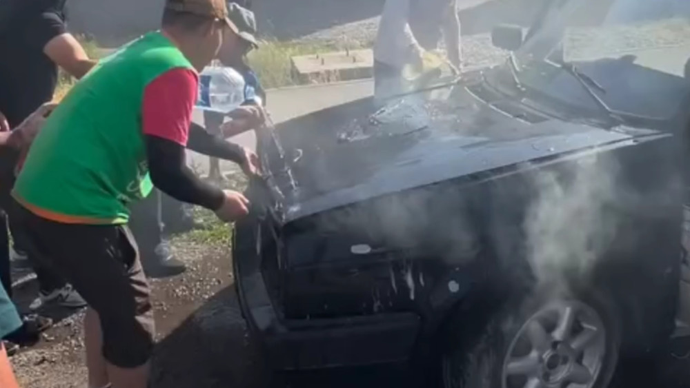 Токмоктук тургундар унааны өрттөн сактап калышты
