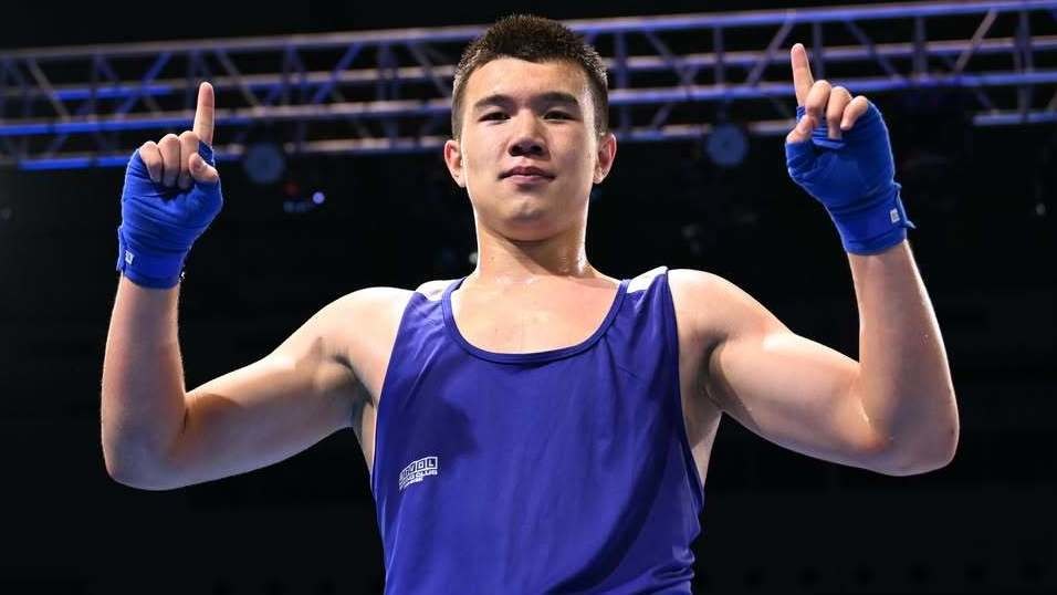 Азирет Автандилов — өспүрүмдөр арасында Азия чемпиону