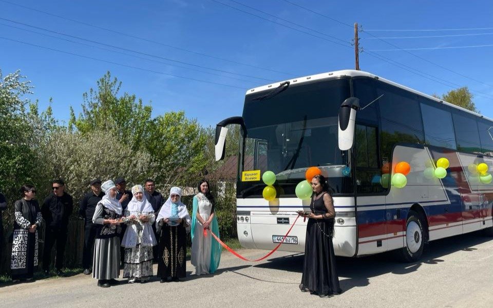 Отредактируйте и перепишите следующий заголовок: Новый автобус запустили по маршруту «Маркаколь — Усть-Каменогорск»
