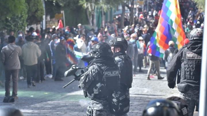 В столице Боливии прошел марш в поддержку бывшего президента страны