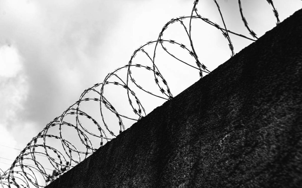 власти Великобритании решили выпускать заключенных раньше срока