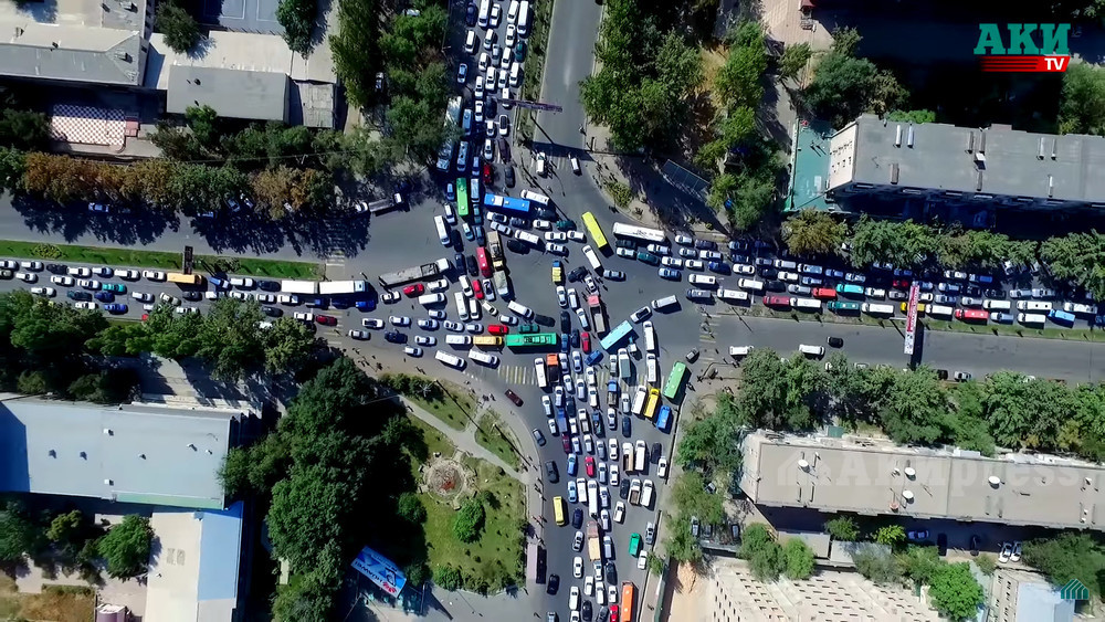 Бишкектеги Шабдан баатыр көчөсүнүн дагы бир бөлүгү жабылды