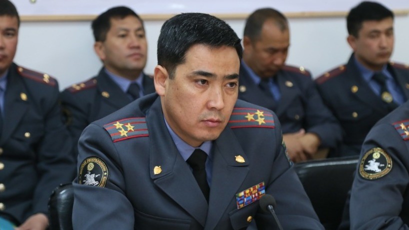 Депутат Кой-Таш окуясында майып болуп калган Самат Курманкуловдун пенсиясын жогорулатууну сунуштады