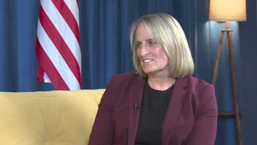 Отредактируйте и перепишите следующий заголовок: США поддерживает многовекторную политику Казахстана