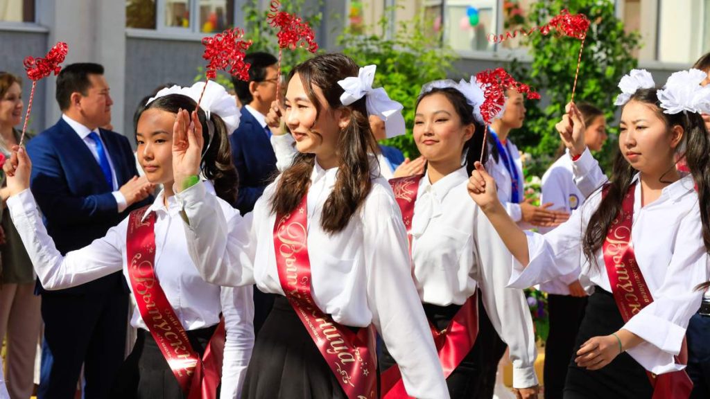 Сколько выпускников претендуют на аттестат с отличием в Костанайской области