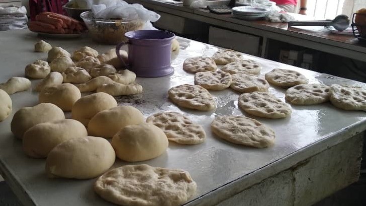 Бишкекте аныкталган мыйзам бузуулар үчүн 43 кафе жана ресторандын иши токтотулду