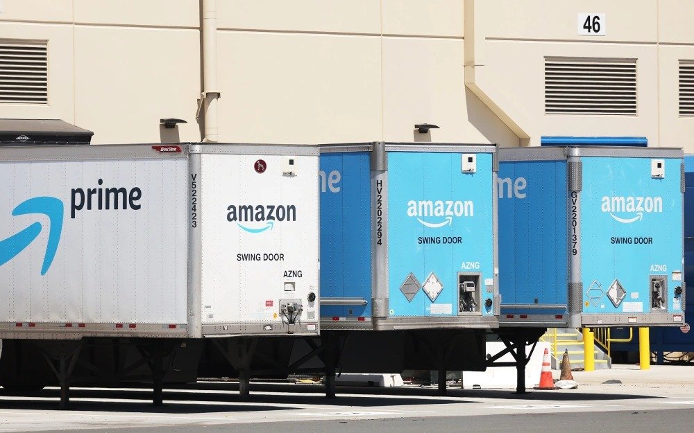 Ұйымдасқан қылмыстық топ Amazon-нан 83 млн доллардан астам сомаға тауар ұрлаған
16:43, 22 Мамыр 2025