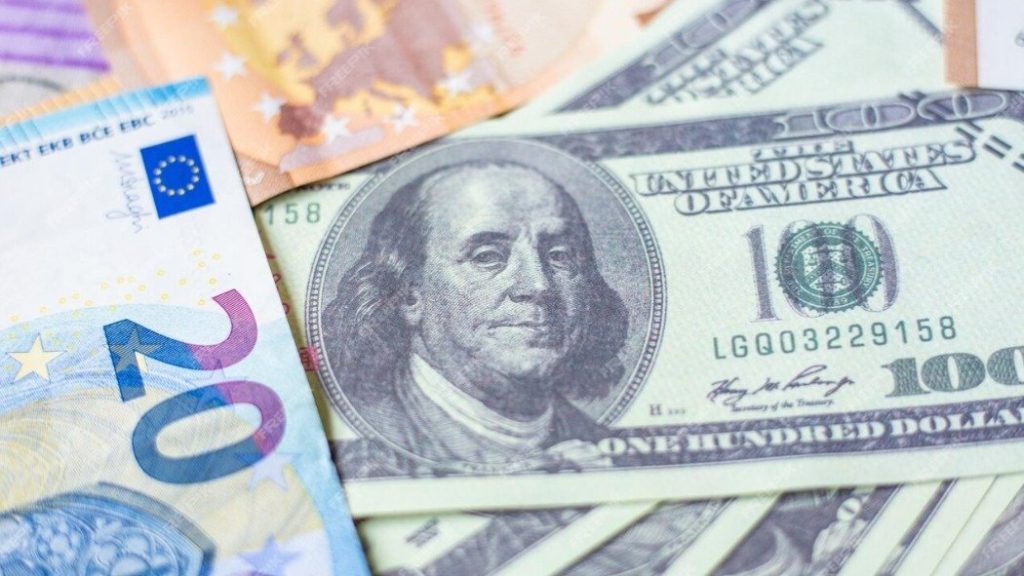 Курсы валют в обменниках Алматы и Астаны на 4 мая