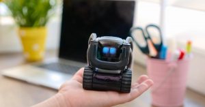 ИИ закрывает двери: Молодежь Казахстана рискует остаться без первой работы