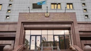 «Четыре года работал поваром»: Скандал в Burger King из-за травли сотрудника с аутизмом