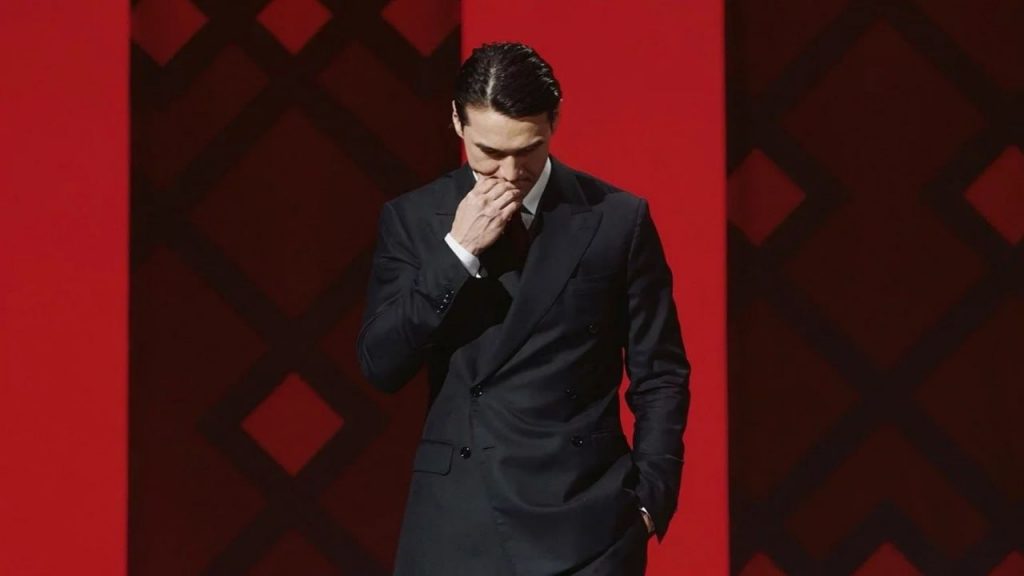 «Публика пришла посмотреть на уголовника»: Сабуров впервые выступил после запрета