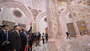 Hong Kong ideal platform for Uzbek firms to spread wings globally, John Lee says