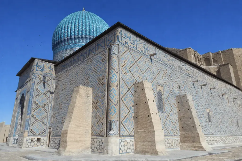 Туризм Казахстана: рост доходов и новые направления в 2025 году Kazakhstan’s Tourism Industry Generated More Than $1.3 Billion in Tax Revenue in 2025
