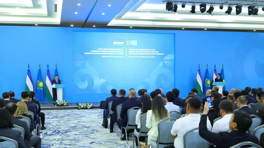 Kazakhstan Uzbekistan Council of Regional Leaders Holds First Meeting