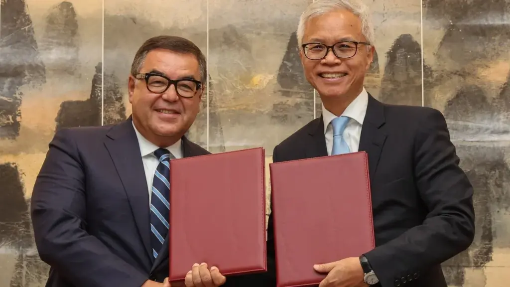 Музей Гонконгского дворца подписал соглашение о сотрудничестве с Уз… Hong Kong Palace Museum partners with Uzbek cultural centre for future projects