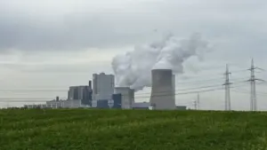 Russia signs contract to build Kazakhstan’s 1st nuclear power plant