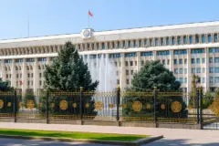 Kyrgyz Parliament Backs Foreign Teacher Tax Breaks at First Reading