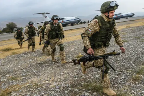Russia torn between wooing Taliban and protecting Central Asia