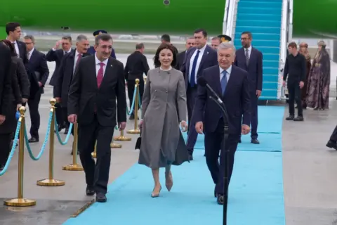 Uzbek leader arrives in Ankara for talks with Erdoğan, Turkic summit