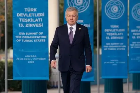Uzbek president calls for closer unity around ‘strategic goals’ at OTS leaders’ summit