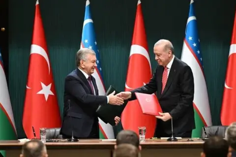 Türkiye, Uzbekistan ink new deals to boost trade volume to $5B