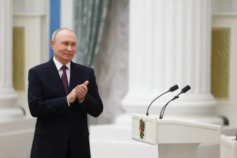 World leaders congratulate Putin on his birthday