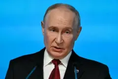 Putin arrives in Turkmenistan to attend CIS leaders' and Caspian environmental summits